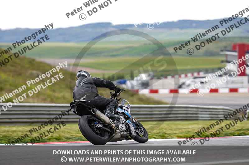 cadwell no limits trackday;cadwell park;cadwell park photographs;cadwell trackday photographs;enduro digital images;event digital images;eventdigitalimages;navarra;no limits trackdays;peter wileman photography;racing digital images;trackday digital images;trackday photos